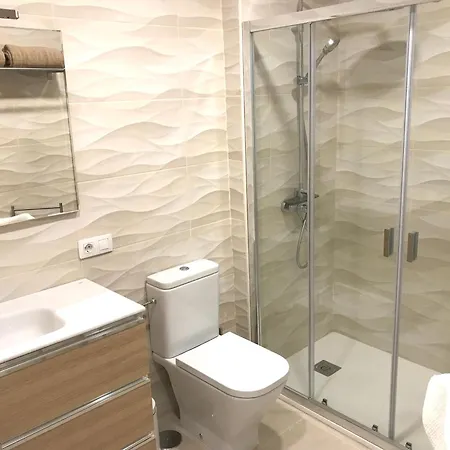 Fantastic 4 Bedroom With Ocean Views!