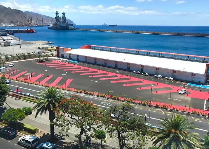 Fantastic 4 Bedroom With Ocean Views! Daire