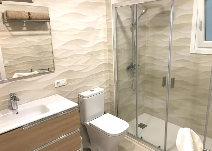 Fantastic 4 Bedroom With Ocean Views!