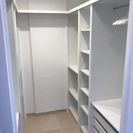 Fantastic 4 Bedroom With Ocean Views! Appartement