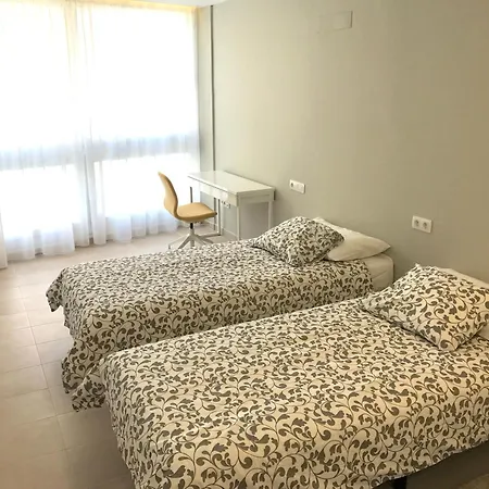 Fantastic 4 Bedroom With Ocean Views! Lejlighed