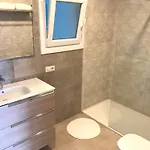 Fantastic 4 Bedroom With Ocean Views!